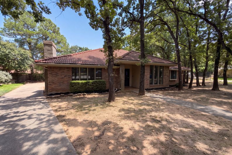 Photo 19 of 21 of 9 Muirfield Ct, Roanoke, TX