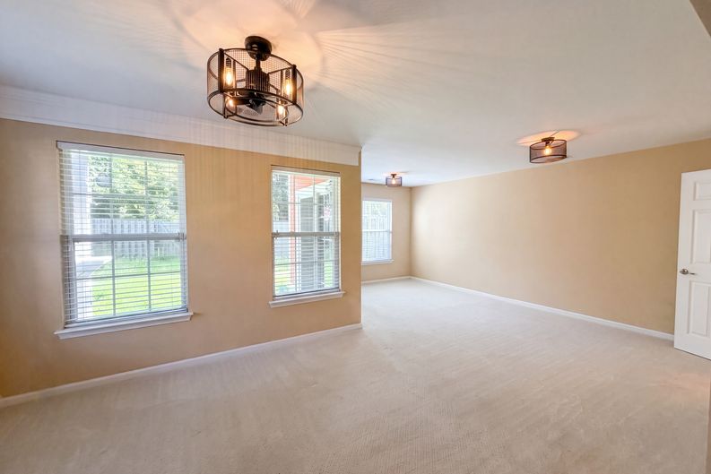 Photo 4 of 20 of 9006 Parlor Dr, Ladson, SC
