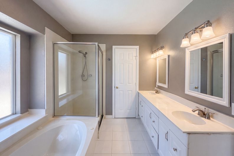 Photo 15 of 18 of 1613 Mullins Dr, Plano, TX