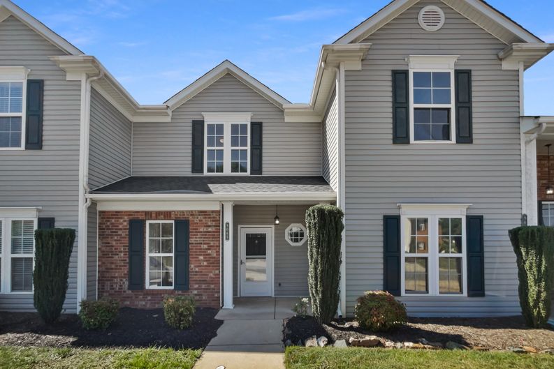 Photo 9 of 24 of 9065 Cinnabay Dr, Charlotte, NC