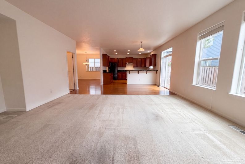 Photo 9 of 20 of 3468 SE Silver Fox Ave, Hillsboro, OR