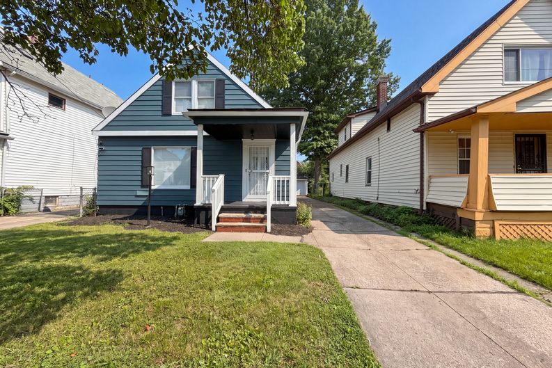 Photo 20 of 25 of 2821 E 127th St, Cleveland, OH