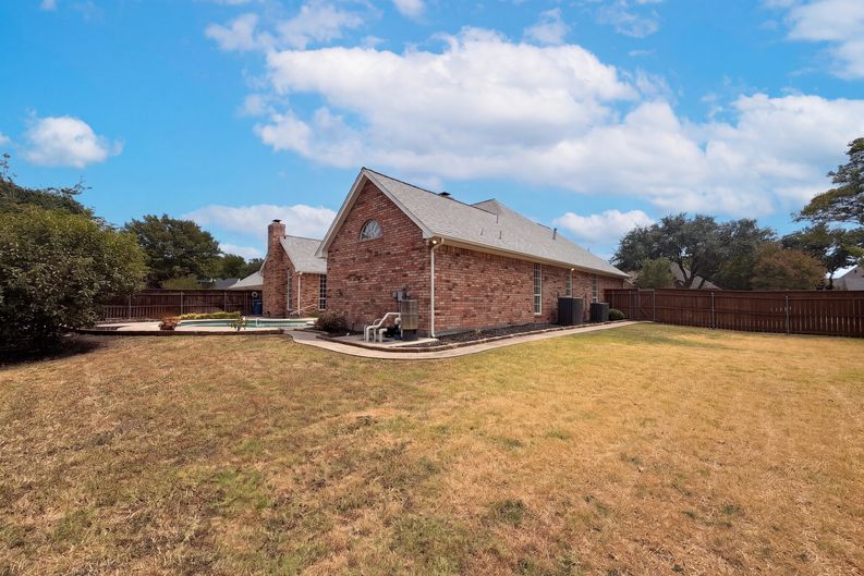Photo 31 of 32 of 1609 Brentwood Trl, Keller, TX