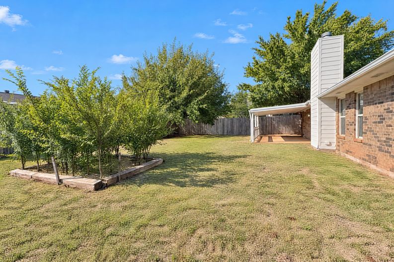 Photo 26 of 33 of 2120 Lazy Brook Trl, Edmond, OK