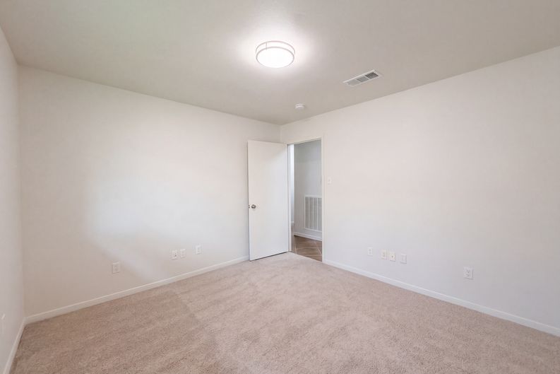 Photo 18 of 47 of 4042 Greenbriar Dr, Missouri City, TX