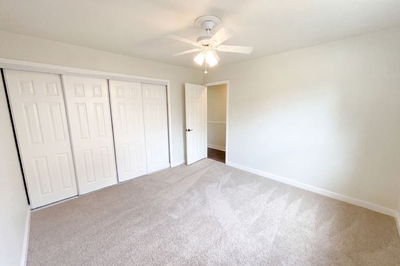 Photo 16 of 19 of 1154 S Ellison Dr, San Antonio, TX