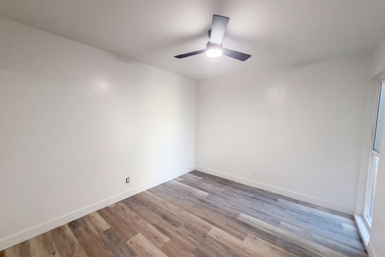 Photo 4 of 33 of 12927 Lariat Ln, Norwalk, CA