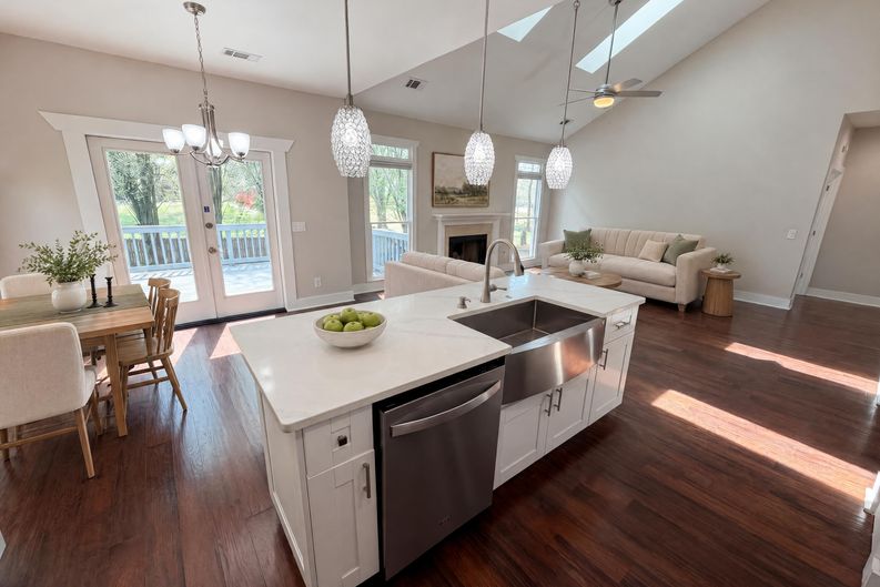 Photo 33 of 44 of 4000 Amberley Ln, Marietta, GA