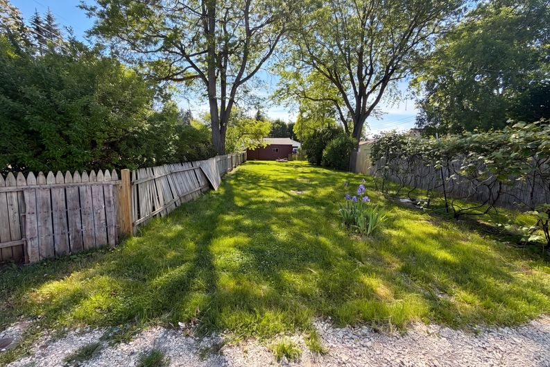 Photo 23 of 28 of 492 Algene St, Lake Orion, MI
