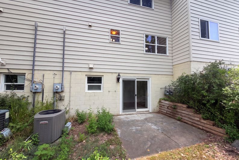 Photo 19 of 23 of 868 Wescott Sq, Eagan, MN