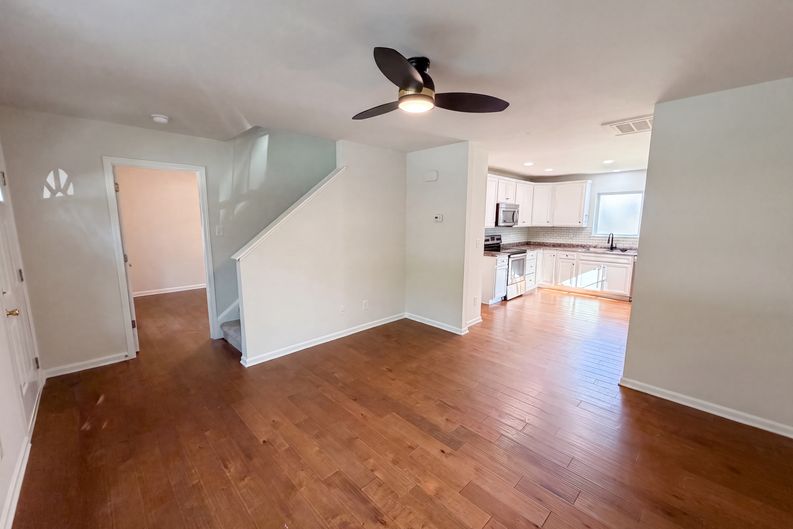 Photo 8 of 17 of 10933 Pointer Ridge Dr, Charlotte, NC