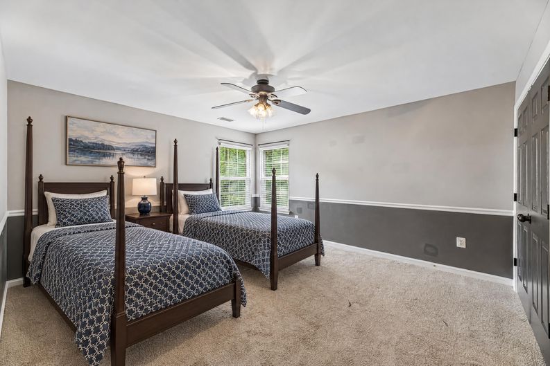 Photo 25 of 48 of 6046 Persinger House Ct, Manassas, VA