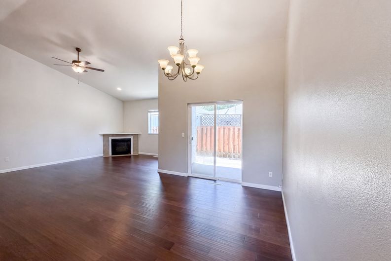 Photo 7 of 22 of 1586 NE Grandhaven St, McMinnville, OR