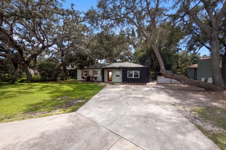 Photo 17 of 21 of 10806 W Elbow Dr, Tampa, FL