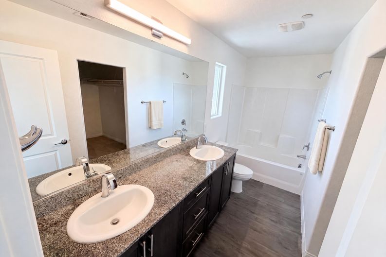 Photo 18 of 41 of 6875 Crimson Shadow St, North Las Vegas, NV