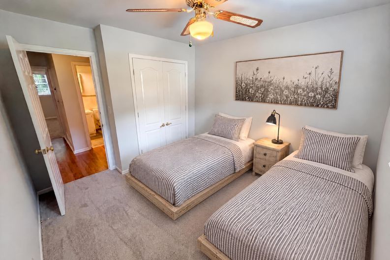Photo 8 of 22 of 1271 Seven Springs Cir, Marietta, GA