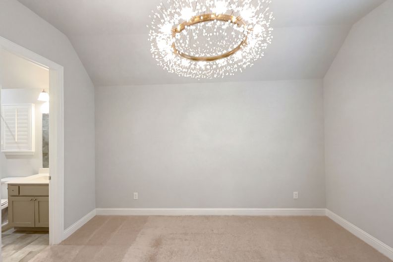 Photo 6 of 24 of 4157 Chantilly Ln, Frisco, TX