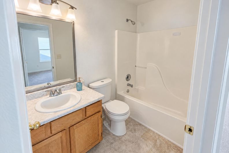 Photo 12 of 17 of 5847 Brookville Lake Dr, Indianapolis, IN