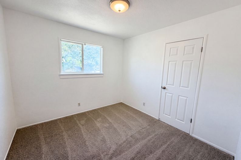 Photo 9 of 23 of 918 Harrison Ave, Lincoln, CA