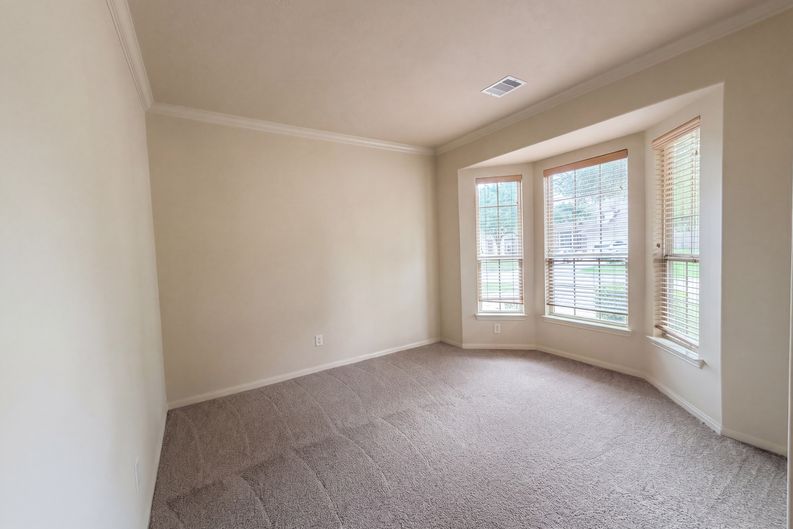 Photo 16 of 25 of 4710 Autumn Pine Ln, Houston, TX