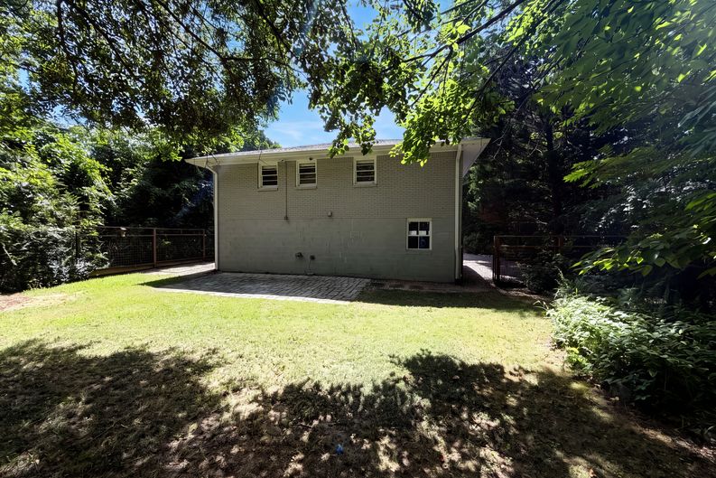 Photo 23 of 26 of 2336 Nesbitt Dr NE, Brookhaven, GA