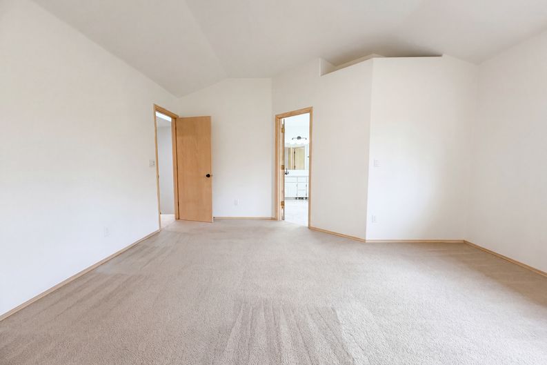 Photo 4 of 26 of 14292 SE Meadows Ln, Clackamas, OR