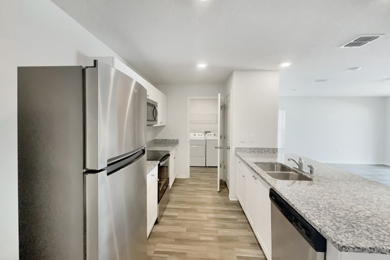 Photo 11 of 19 of 305 Camellia Ct, Kissimmee, FL
