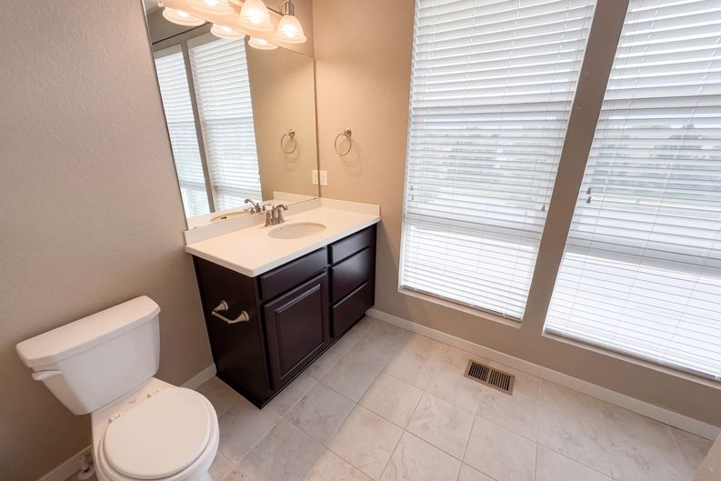 Photo 14 of 20 of 15738 E Broncos Pl, Englewood, CO
