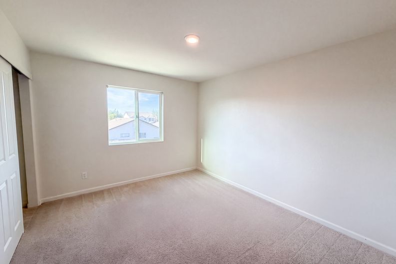 Photo 15 of 27 of 8224 Kossum Way, Elk Grove, CA