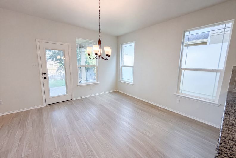 Photo 6 of 19 of 252 Sage Derby Dr, Hutto, TX