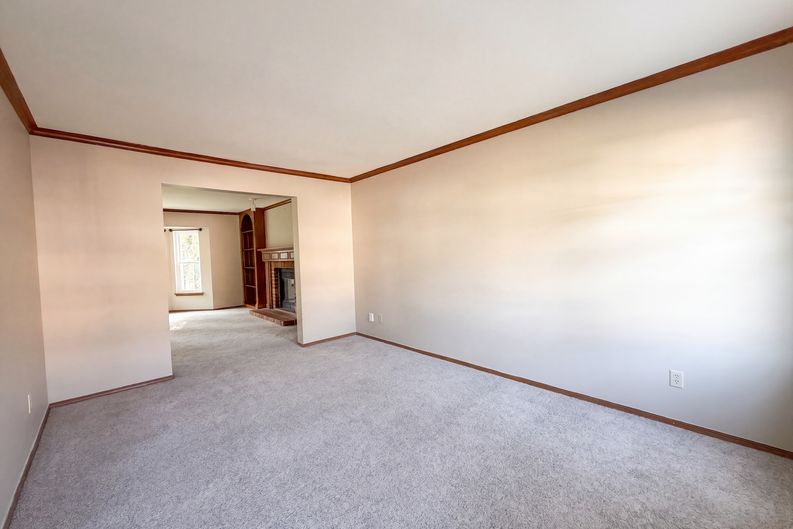 Photo 7 of 30 of 923 Keeneland Rd, Florissant, MO