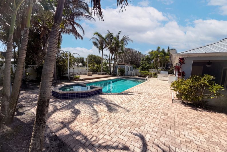 Photo 28 of 33 of 2902 Serenity Cir S, Fort Pierce, FL