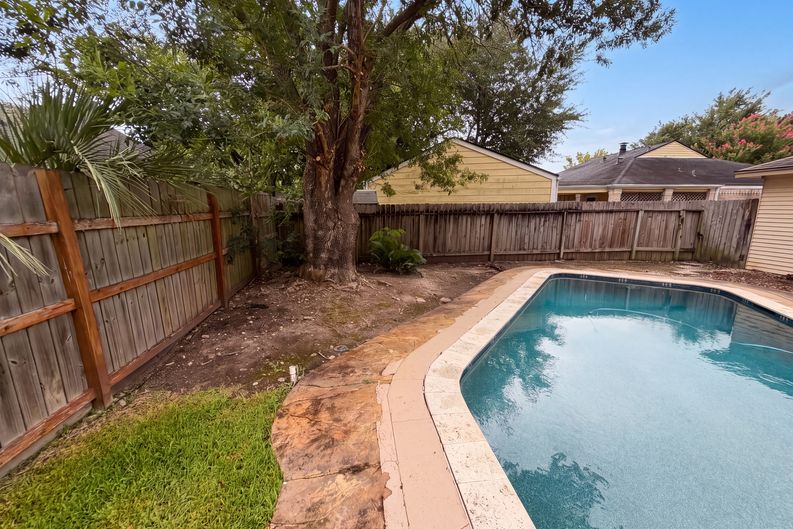 Photo 25 of 26 of 14923 Aspen Hills Dr, Houston, TX