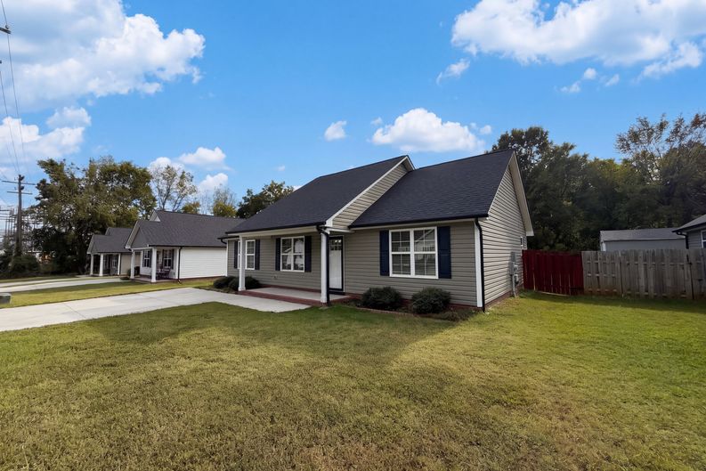 Photo 17 of 22 of 335 Odell Dr NW, Concord, NC