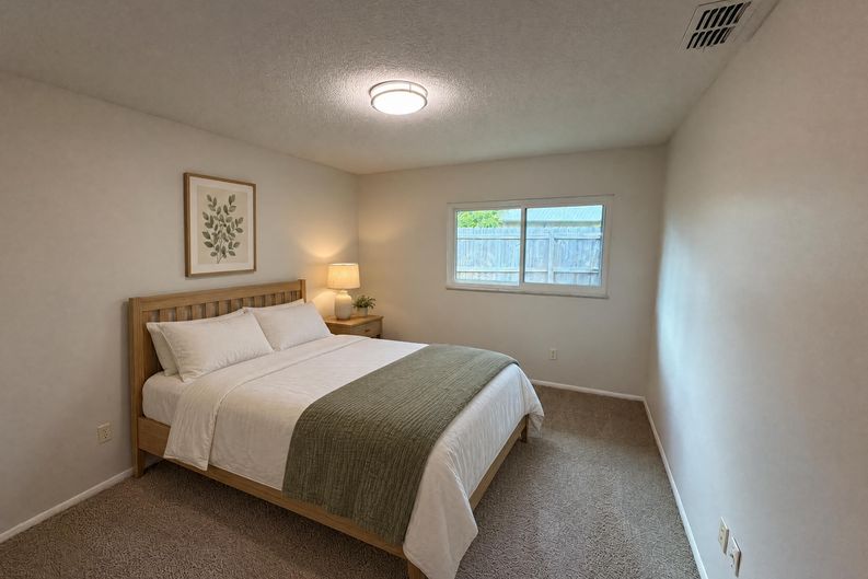 Photo 15 of 25 of 733 Lakeview Dr, Winter Springs, FL