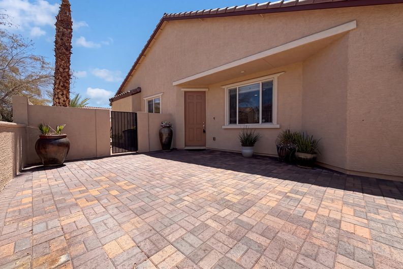 Photo 17 of 21 of 908 Baronet Dr, Las Vegas, NV