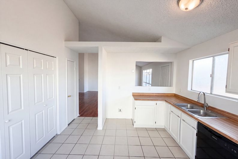 Photo 6 of 20 of 8839 W Carol Ave, Peoria, AZ