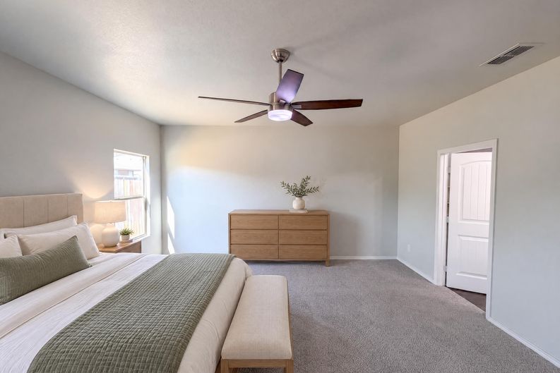 Photo 8 of 28 of 625 River Rock Dr, Azle, TX