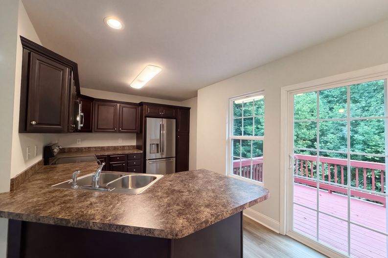 Photo 6 of 33 of 117 Sundance Cir, Statesville, NC