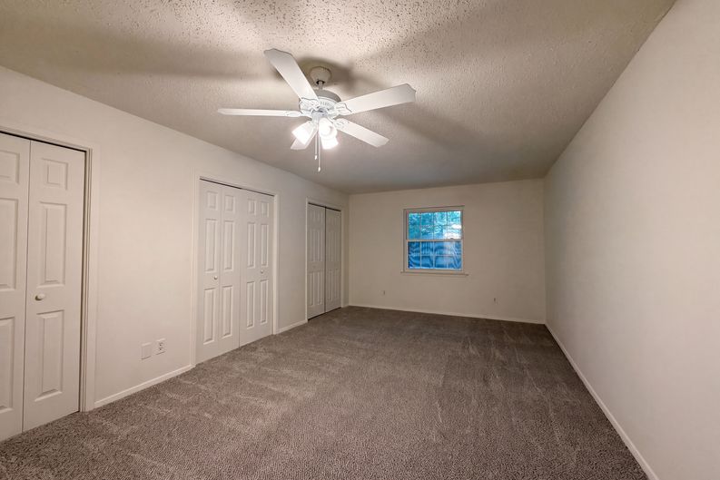Photo 10 of 17 of 1713 Steinburg Ln, Fort Worth, TX