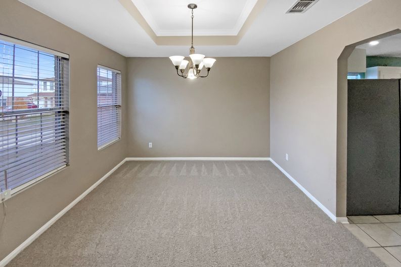 Photo 8 of 16 of 5202 Oster Dr, Killeen, TX