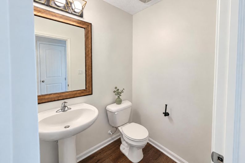 Photo 15 of 35 of 9831 Mystic Sun Ct, Fishers, IN
