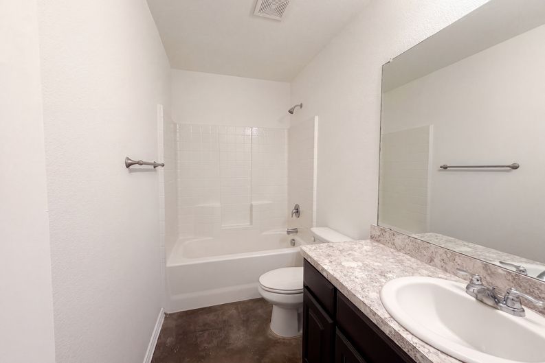 Photo 14 of 18 of 521 Brazos Hills Dr, Weatherford, TX