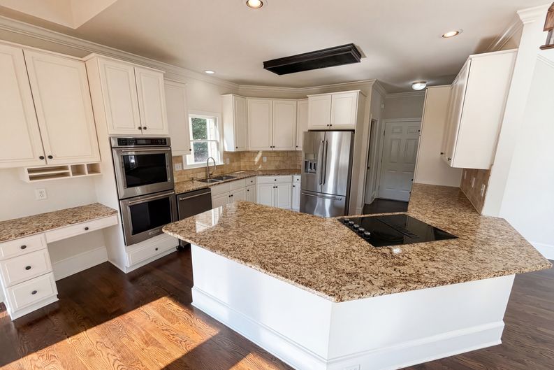 Photo 9 of 25 of 5011 Lake Holw, Douglasville, GA