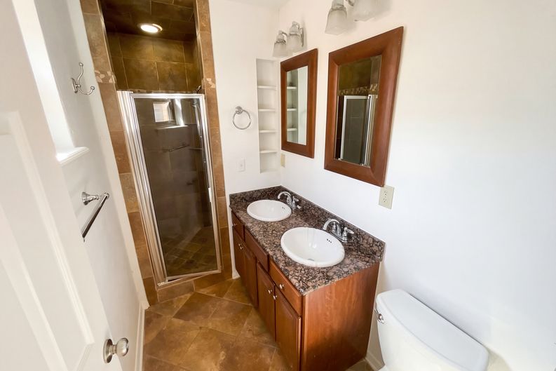 Photo 6 of 21 of 2429 NW 109th St, Oklahoma City, OK