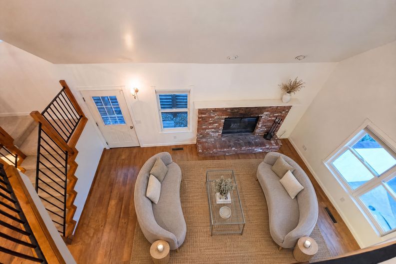 Photo 3 of 31 of 472 Brentwood Dr, Lake Arrowhead, CA