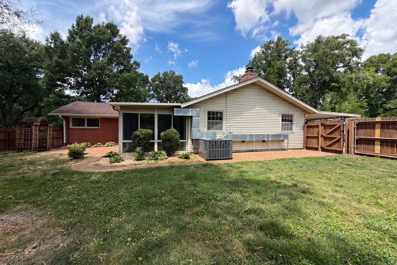 Photo 5 of 17 of 1119 Walton Dr, Murfreesboro, TN