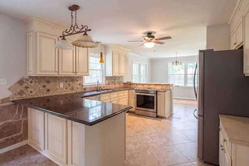 Photo 7 of 26 of 101 Bonito Dr, Yorktown, VA