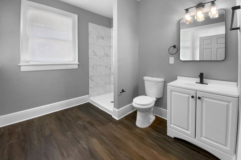 Photo 10 of 21 of 1033 Graymont Ave W, Birmingham, AL