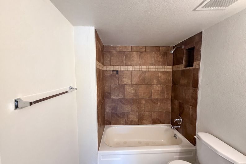 Photo 18 of 25 of 5908 W Calavar Rd, Glendale, AZ